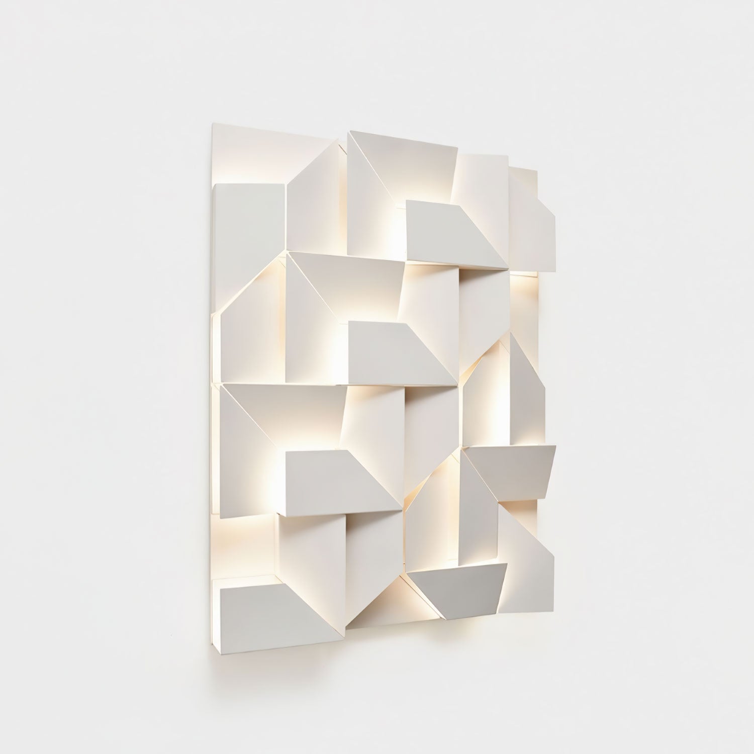 shadows-grand-plug-in-sconce-anzaz--89