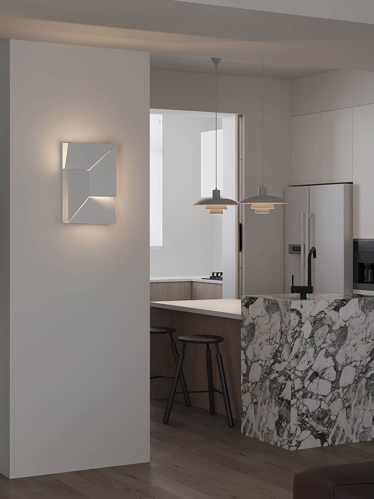 shadows-grand-plug-in-sconce-anzaz--90