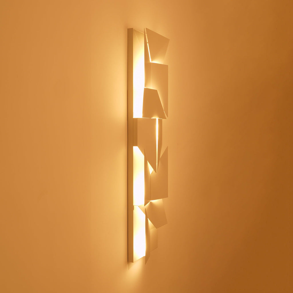 shadows-charging-grand-sconce-anzaz--83