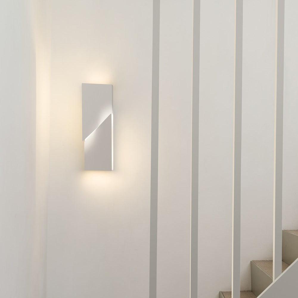 shadows-grand-plug-in-sconce-anzaz--35