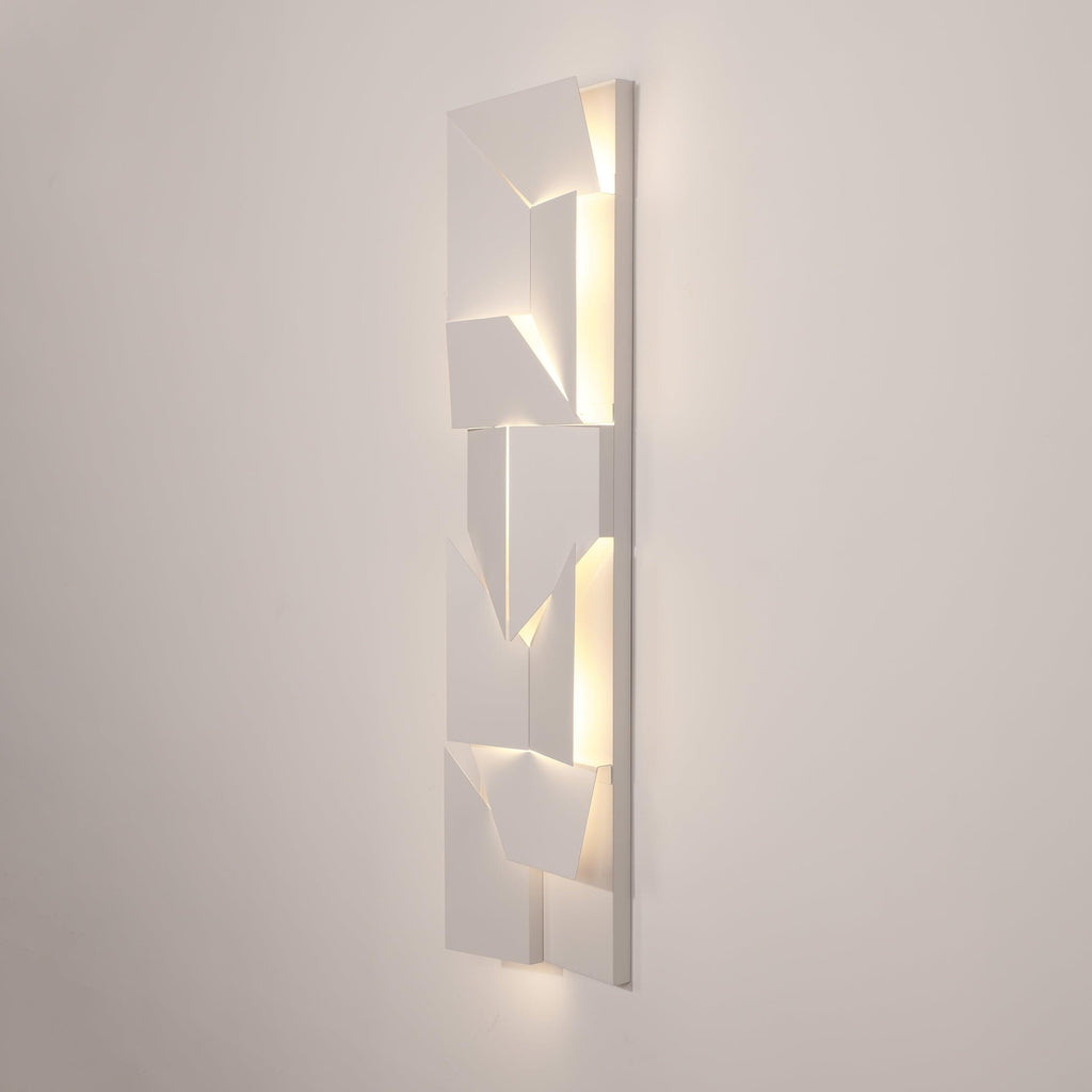 shadows-grand-plug-in-sconce-anzaz--80