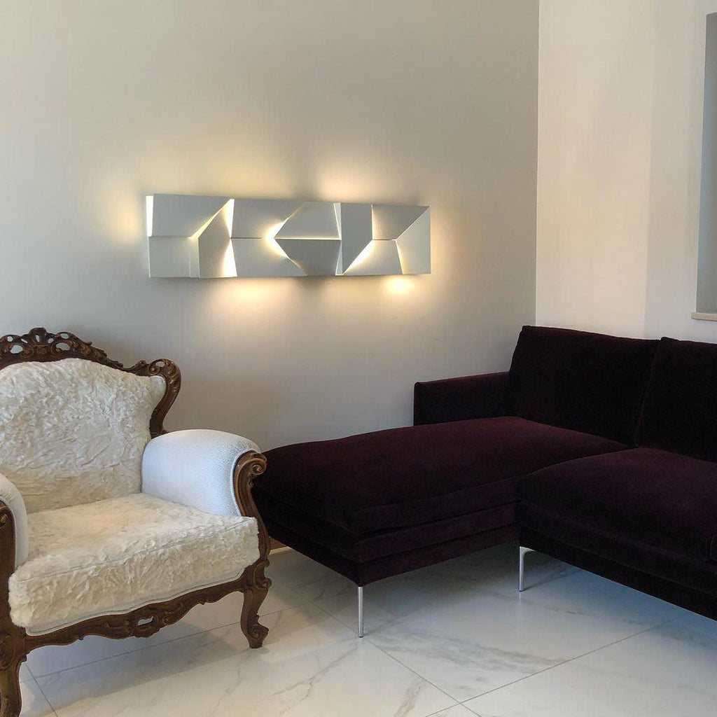 shadows-charging-grand-sconce-anzaz--43