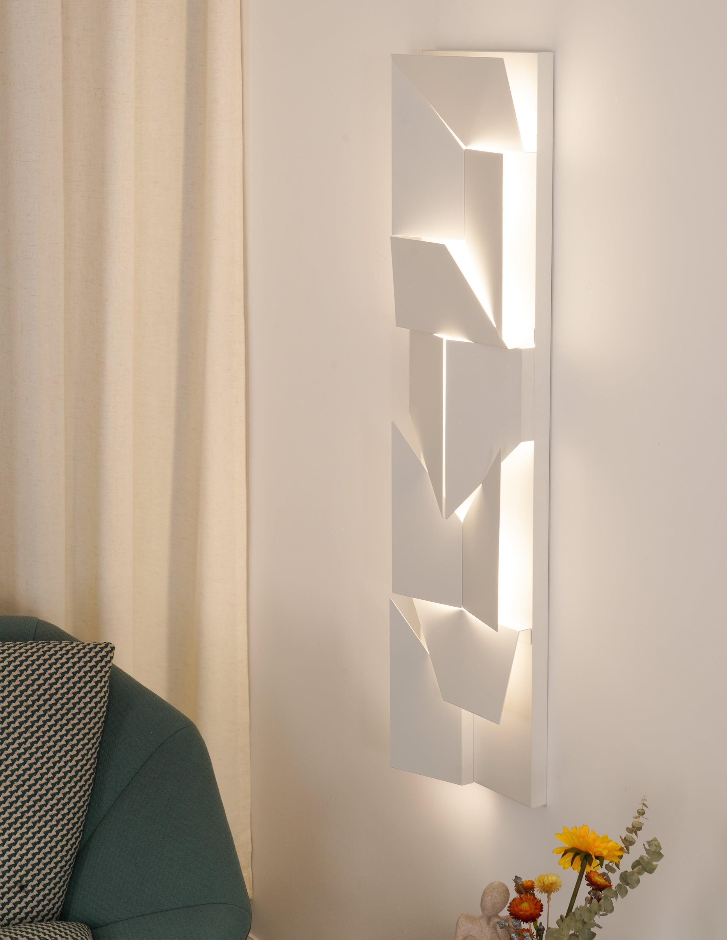 shadows-charging-grand-sconce-anzaz--89