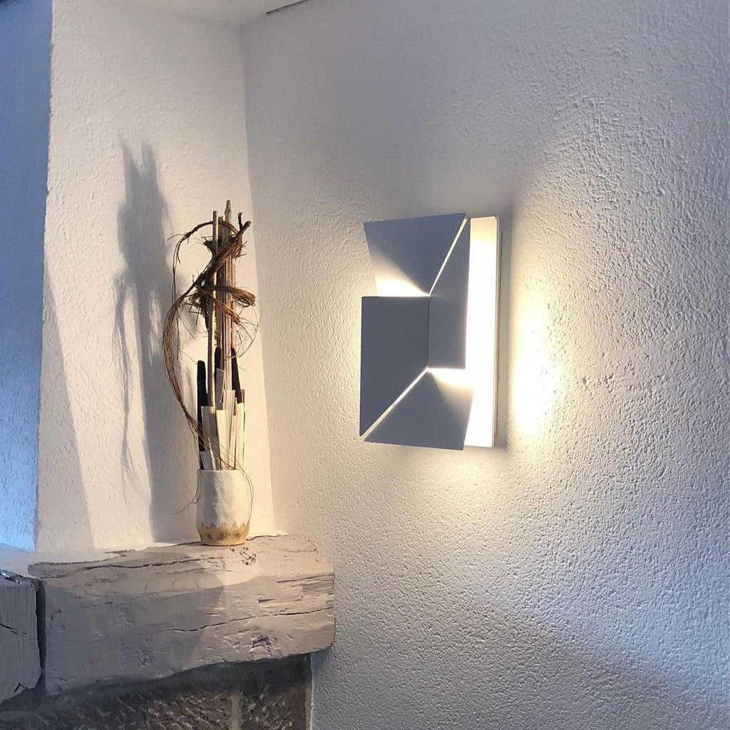 shadows-grand-plug-in-sconce-anzaz--39