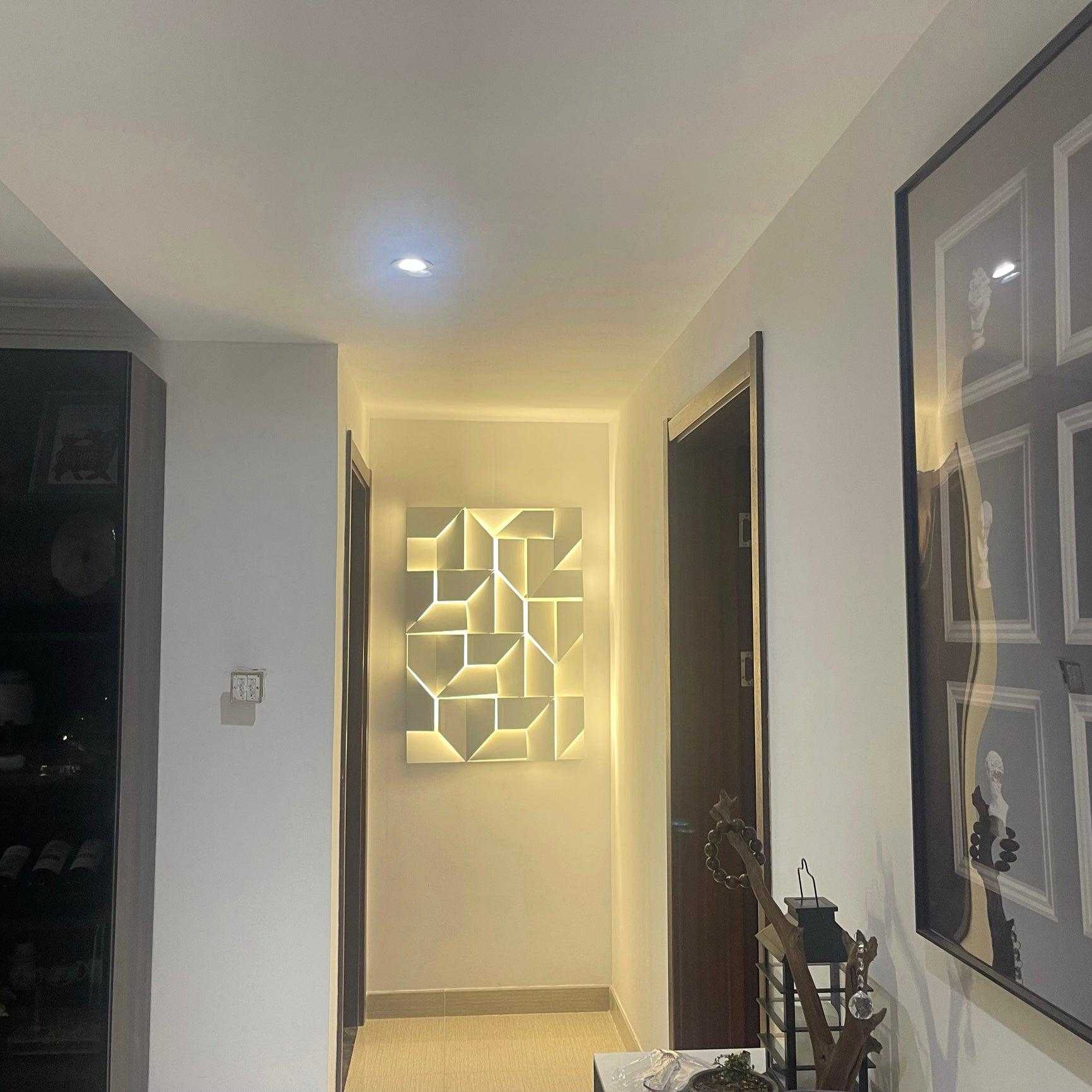 shadows-charging-grand-sconce-anzaz--59