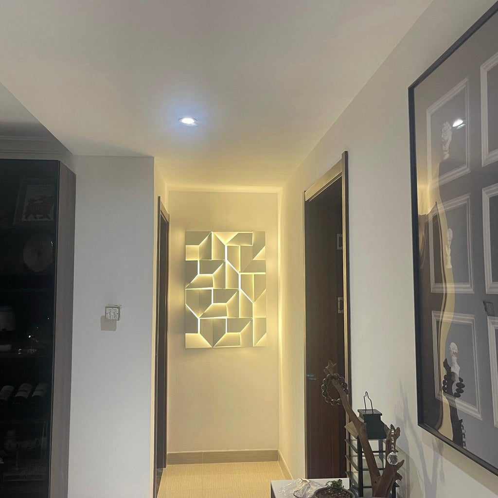 shadows-grand-plug-in-sconce-anzaz--53