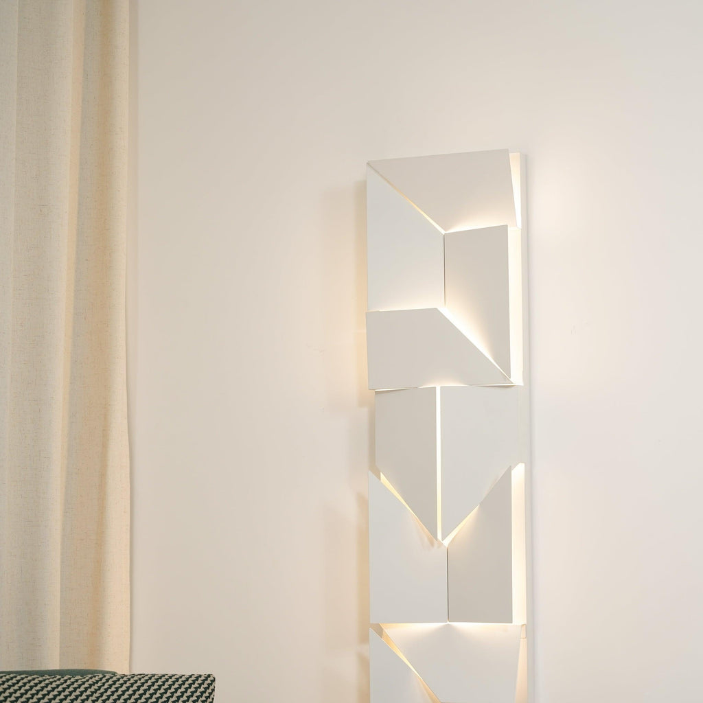 shadows-charging-grand-sconce-anzaz--76