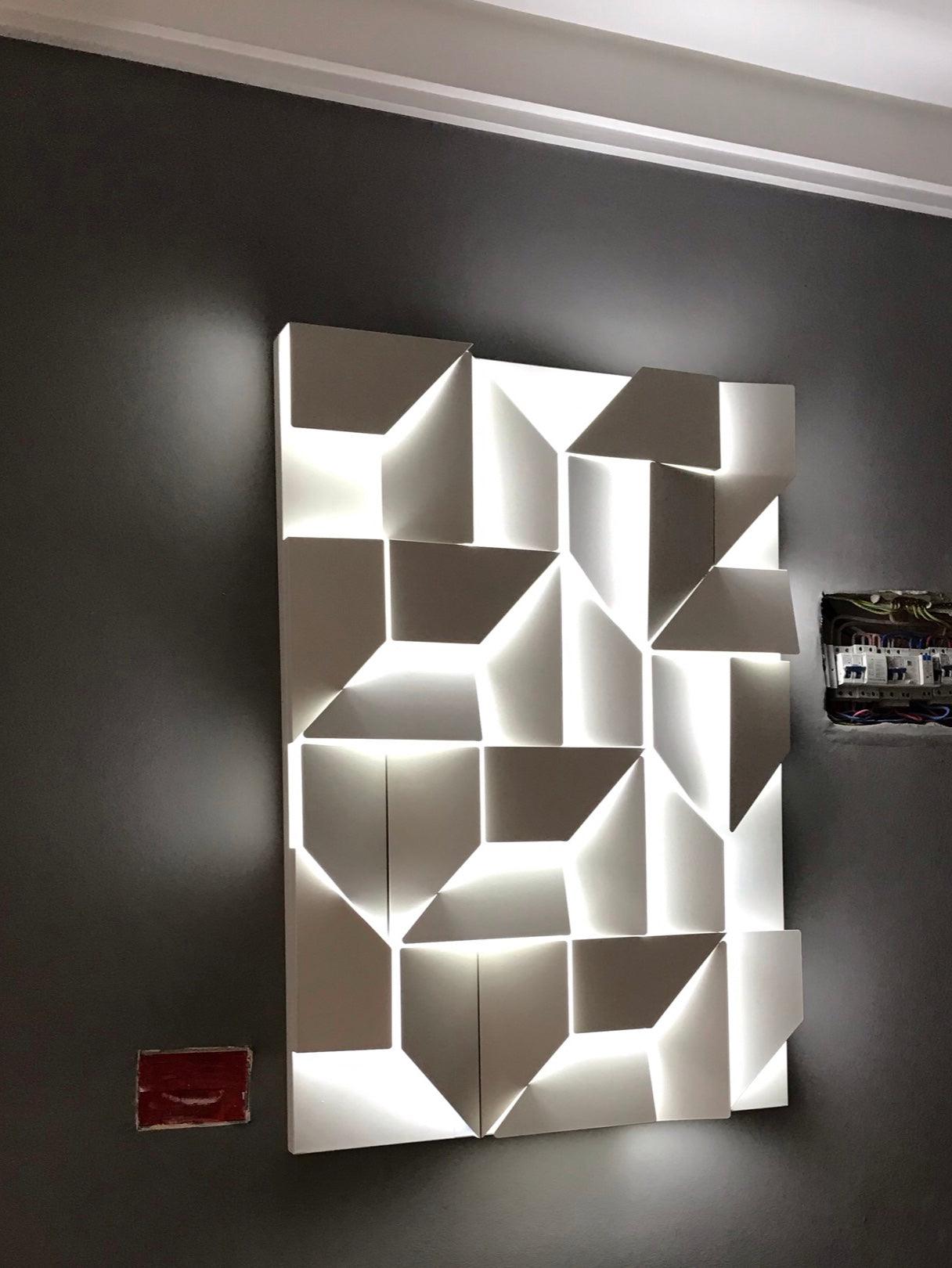 shadows-grand-plug-in-sconce-anzaz--64