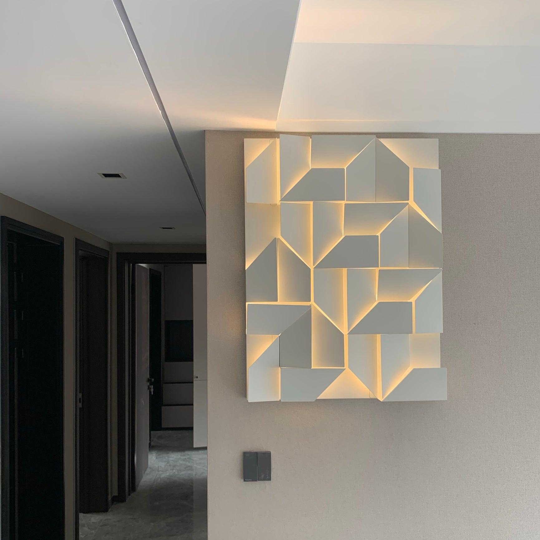 shadows-grand-plug-in-sconce-anzaz--59