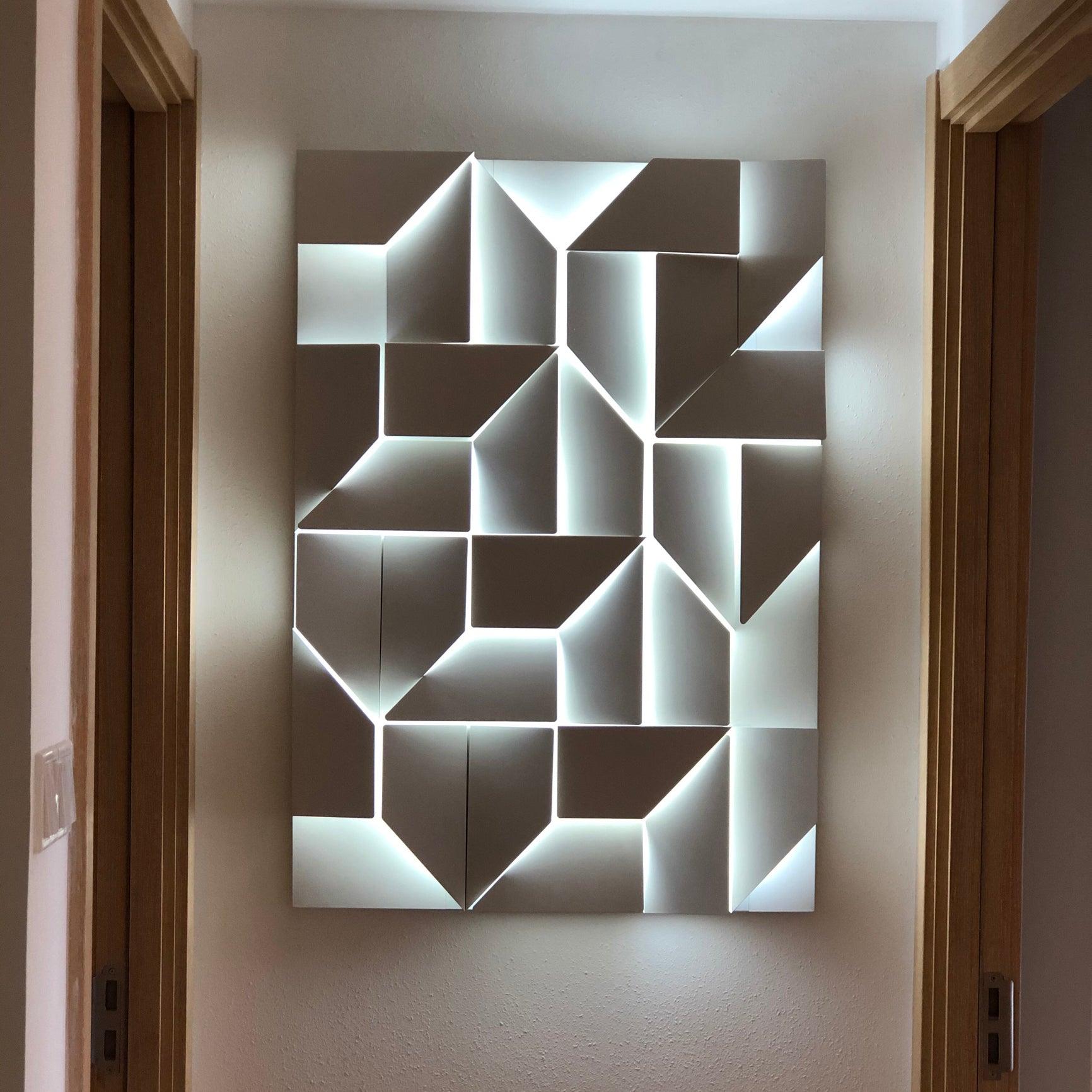 shadows-grand-plug-in-sconce-anzaz--66