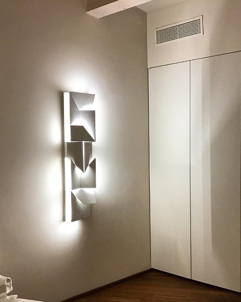 shadows-charging-grand-sconce-anzaz--74