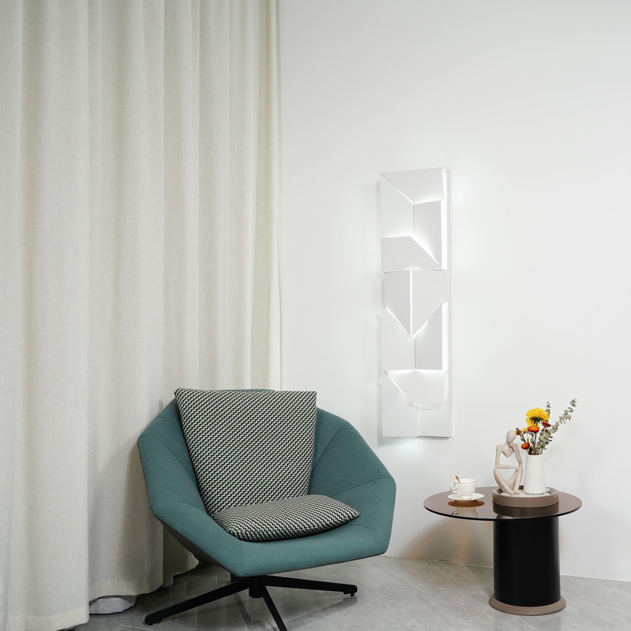 shadows-grand-plug-in-sconce-anzaz--72