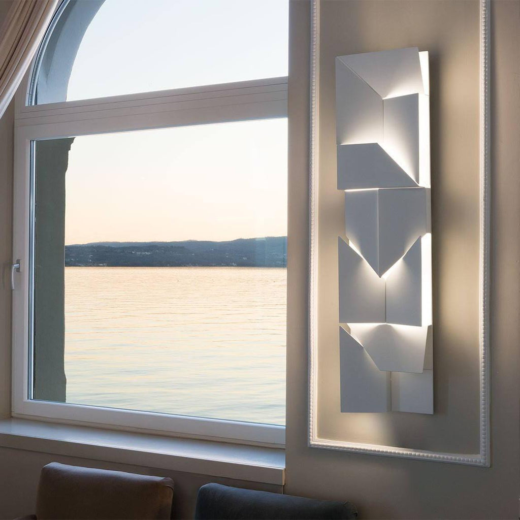 shadows-charging-grand-sconce-anzaz--39