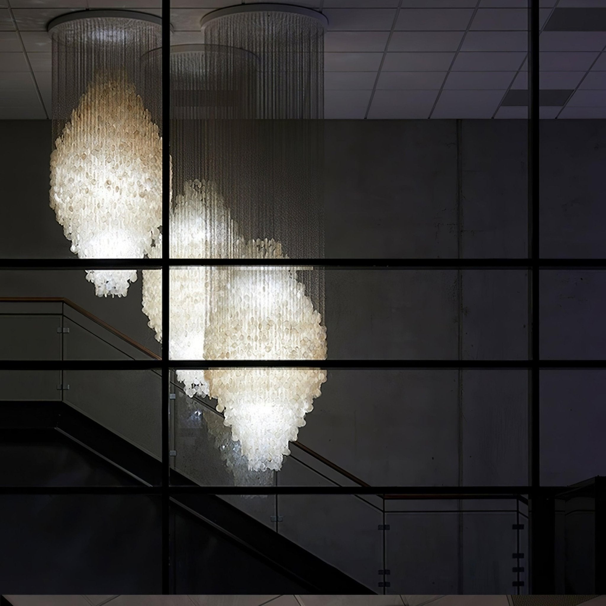 shell-waterfall-chandelier-anzaz--11