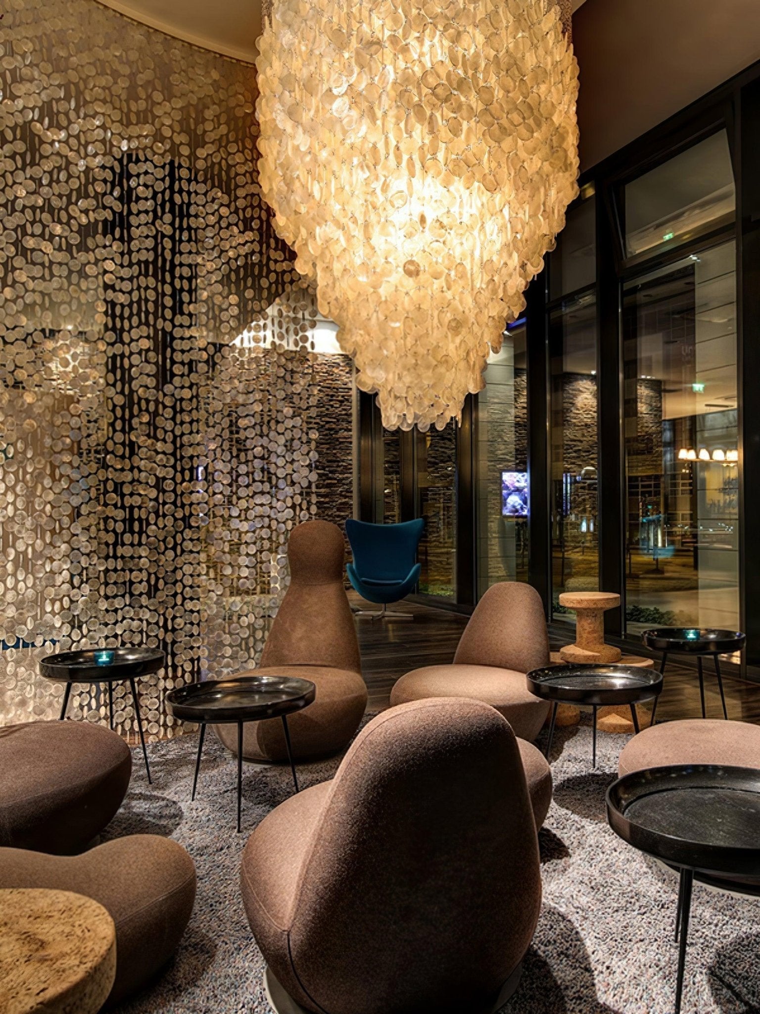 shell-waterfall-chandelier-anzaz--18