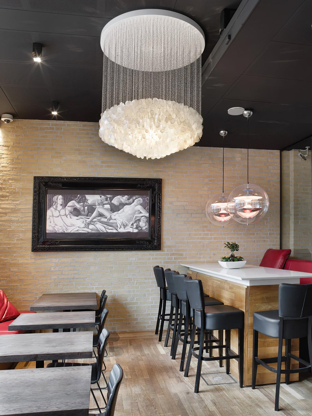shell-waterfall-chandelier-anzaz--32