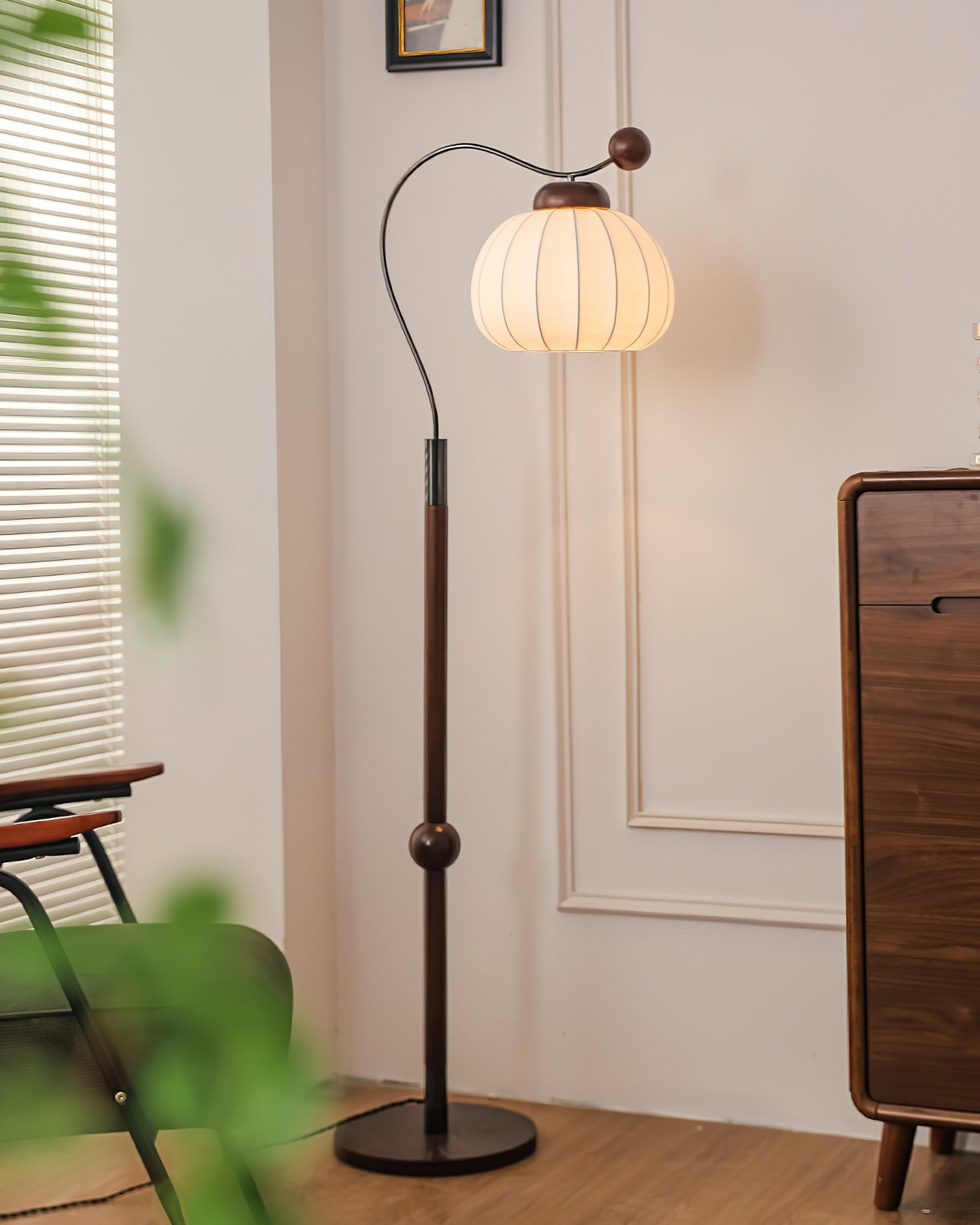 silk-globe-floor-lamp-anzaz-Walnut wood & Black-7