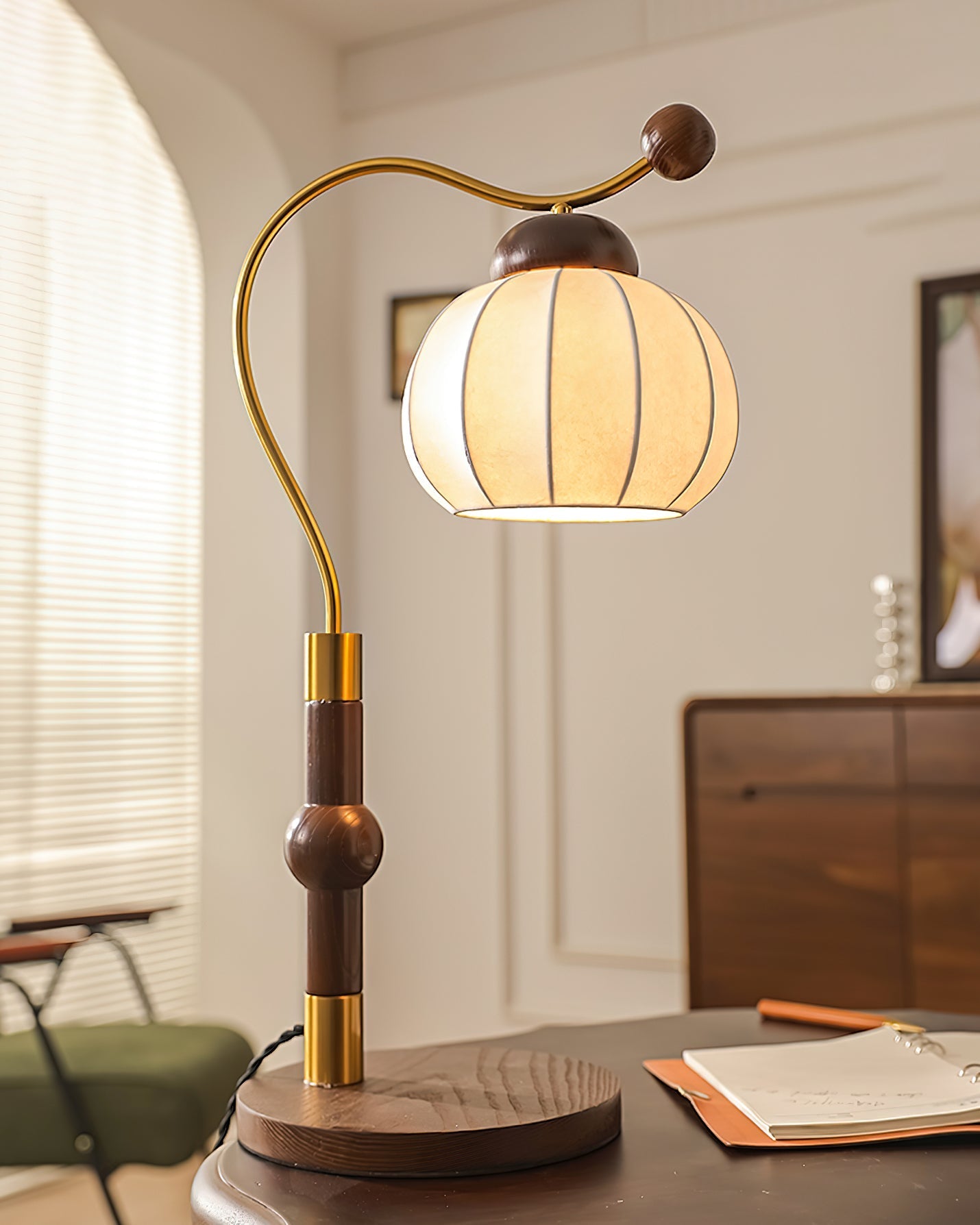 silk-globe-table-lamp-anzaz-Walnut wood & Black-7