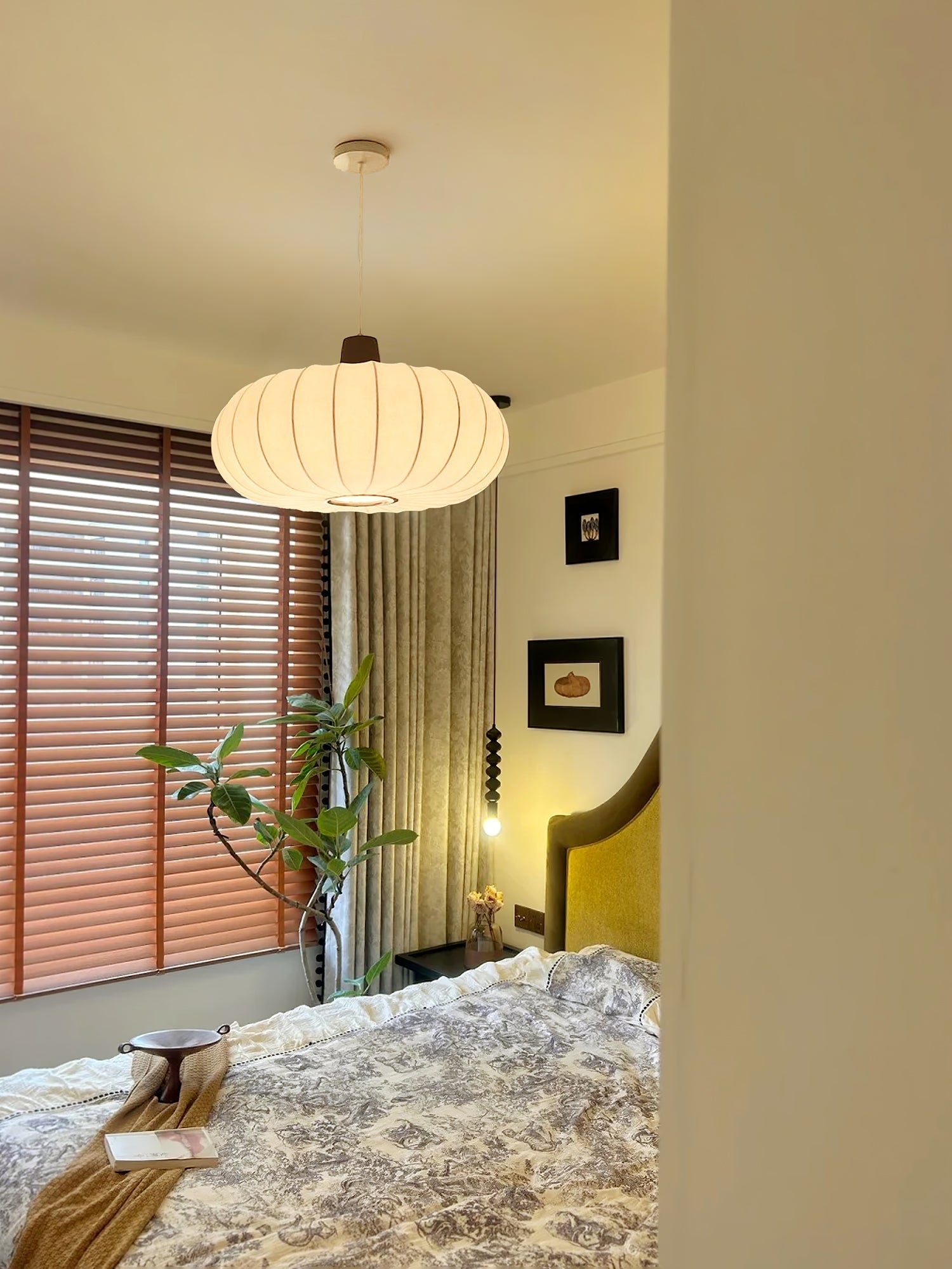 silk-lantern-pendant-light-anzaz--11