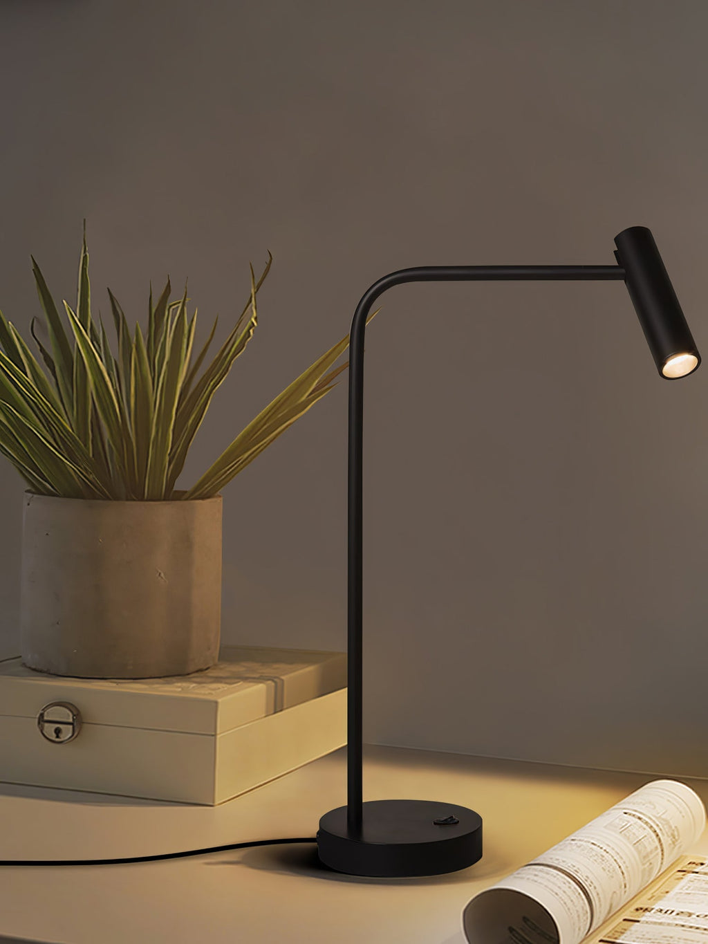 skinny-table-lamp-anzaz-Gold & Warm Light-16