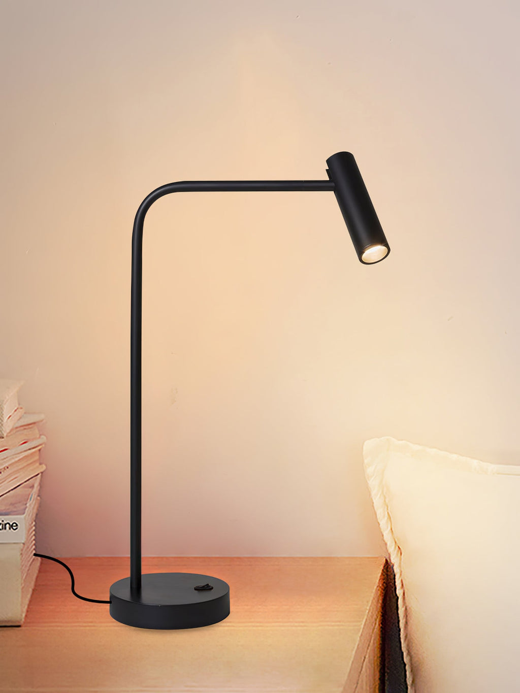 skinny-table-lamp-anzaz-Gold & Warm Light-15