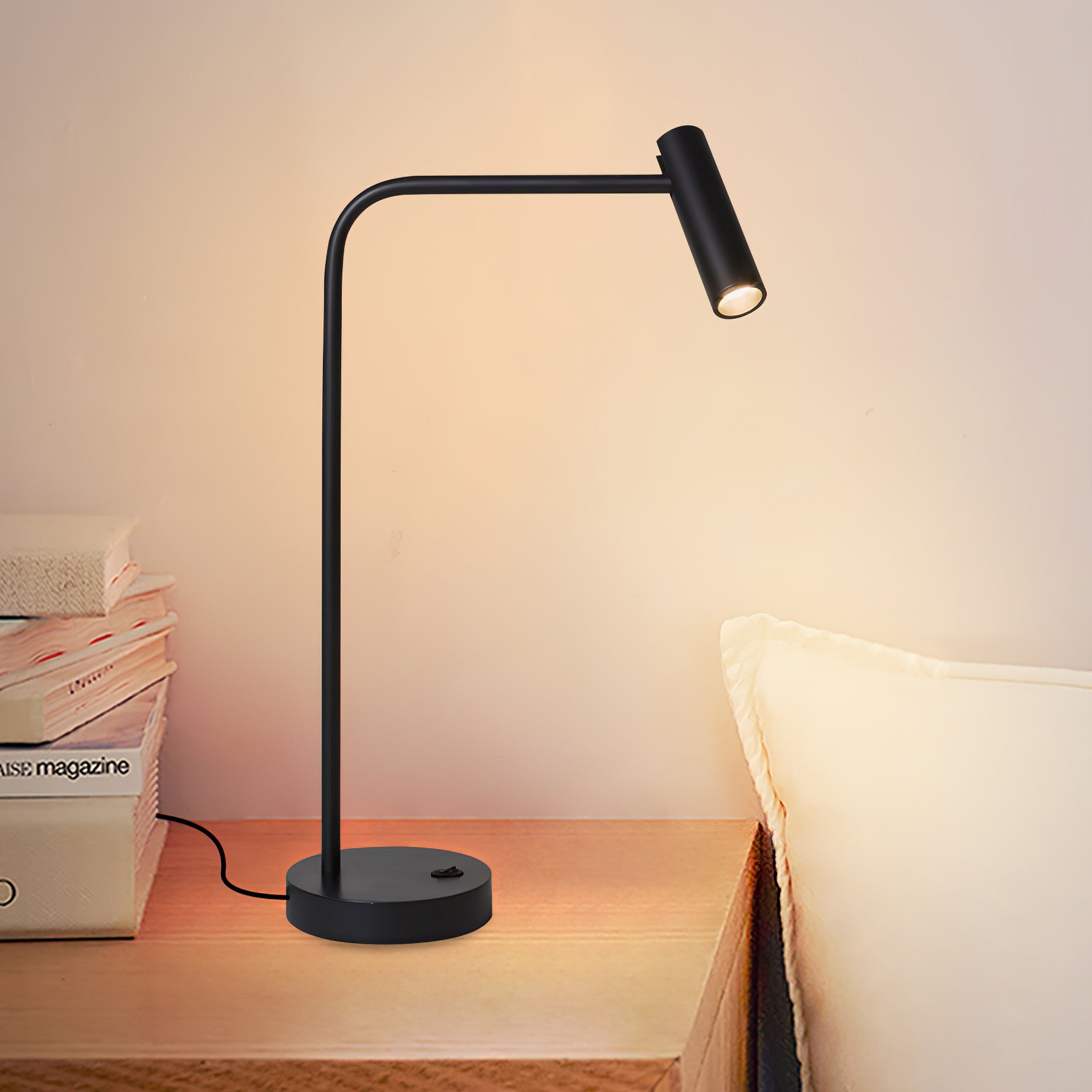 skinny-table-lamp-anzaz-Black & Warm Light-2