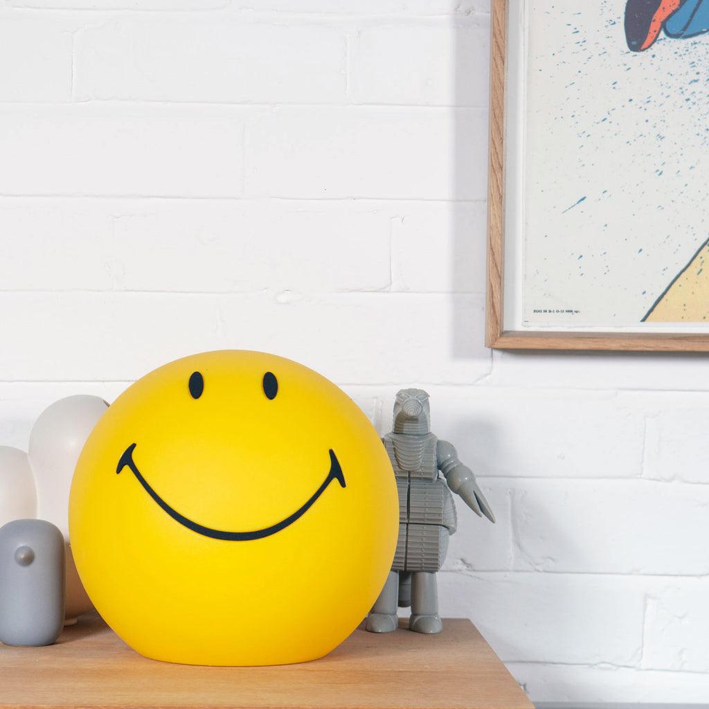 smiling-table-lamp-anzaz--15