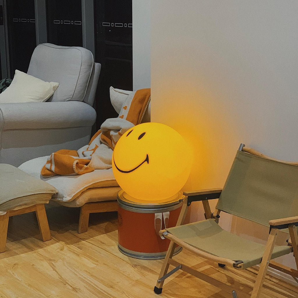 smiling-table-lamp-anzaz--17
