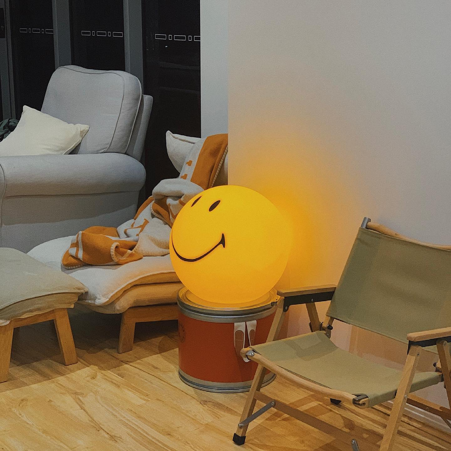 smiling-table-lamp-anzaz--17