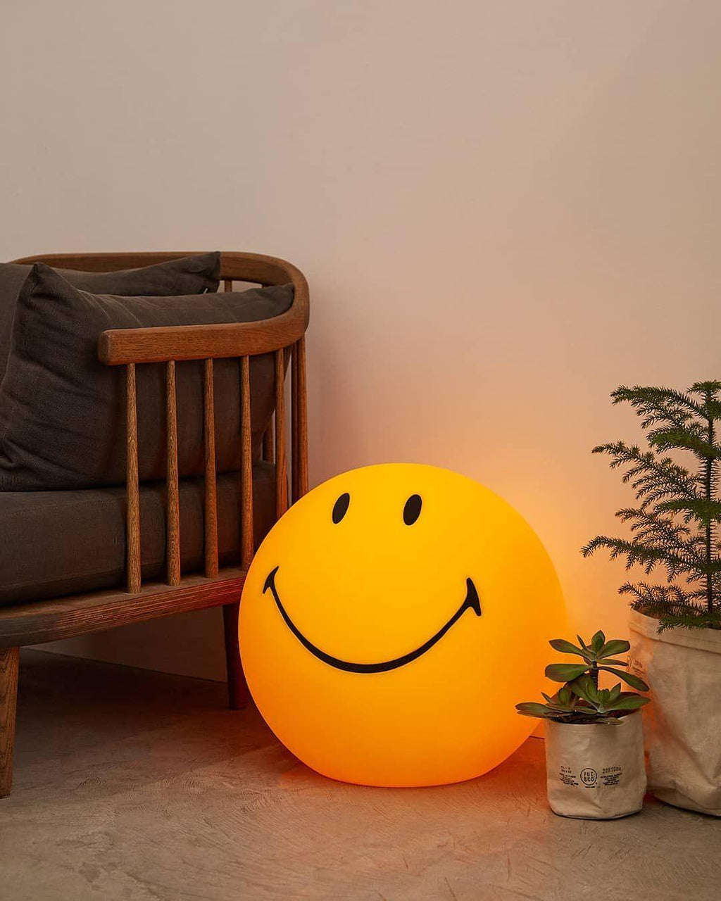 smiling-table-lamp-anzaz--25