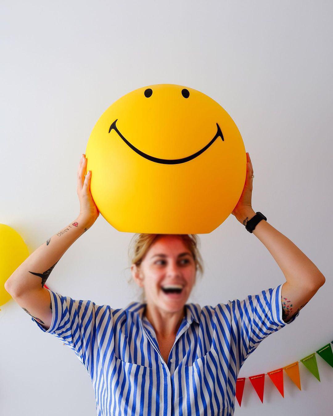 smiling-table-lamp-anzaz--26