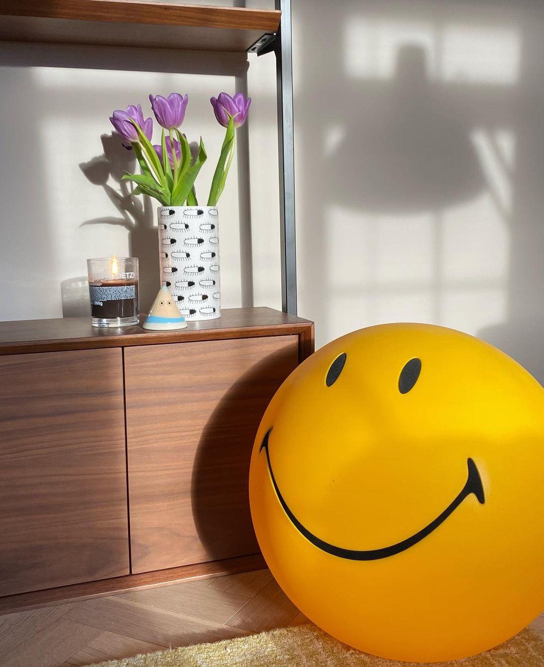 smiling-table-lamp-anzaz--29