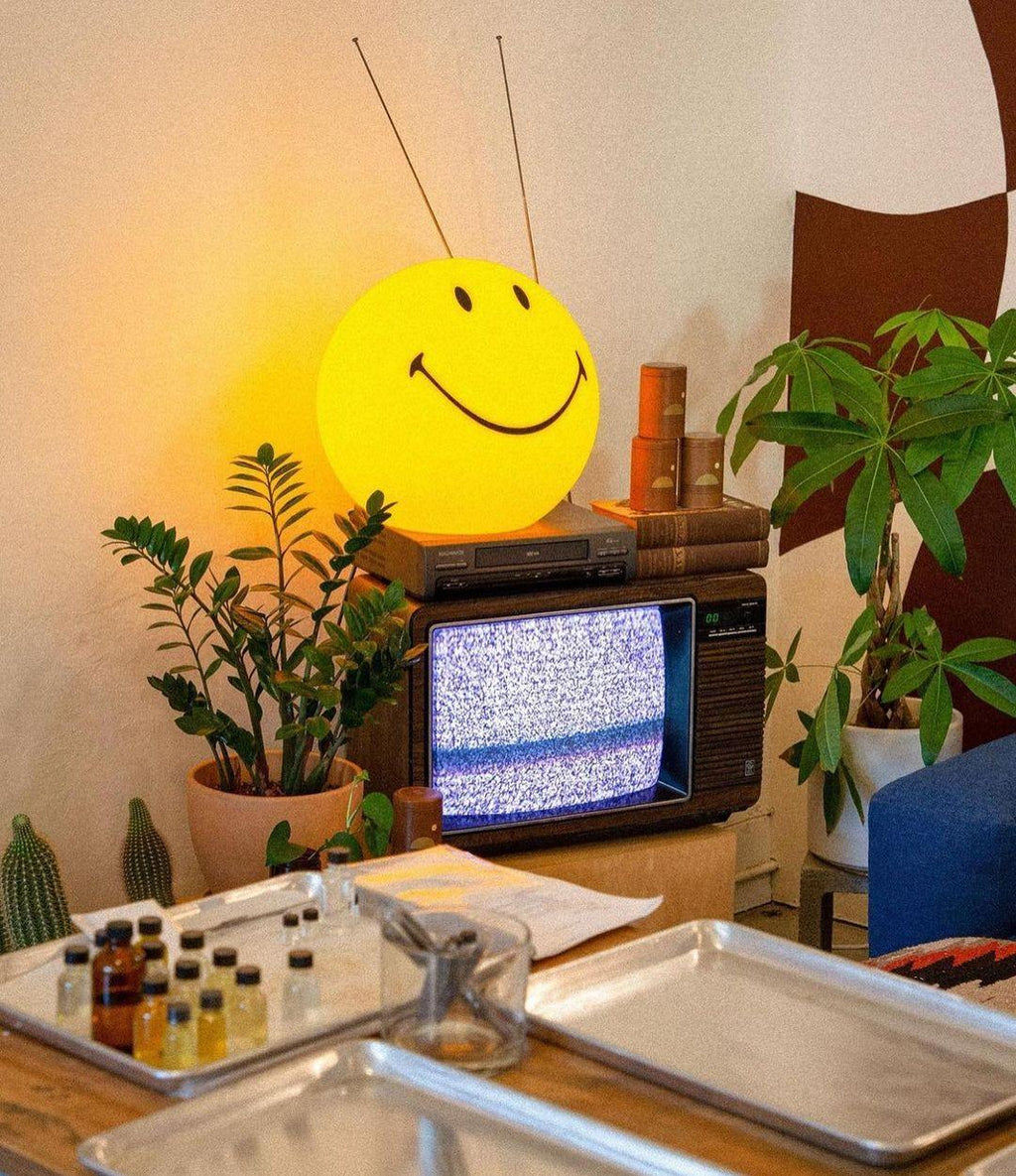 smiling-rechargeable-built-in-battery-table-lamp-anzaz--19