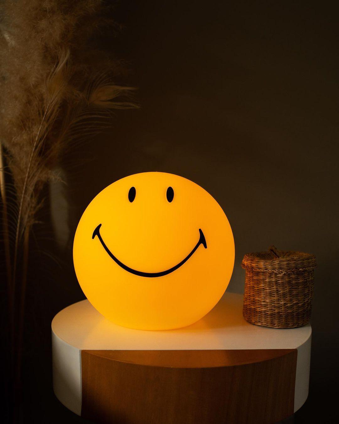 smiling-rechargeable-built-in-battery-table-lamp-anzaz-Yellow-2