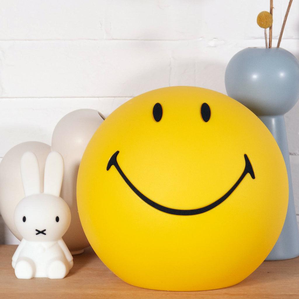 smiling-table-lamp-anzaz--10