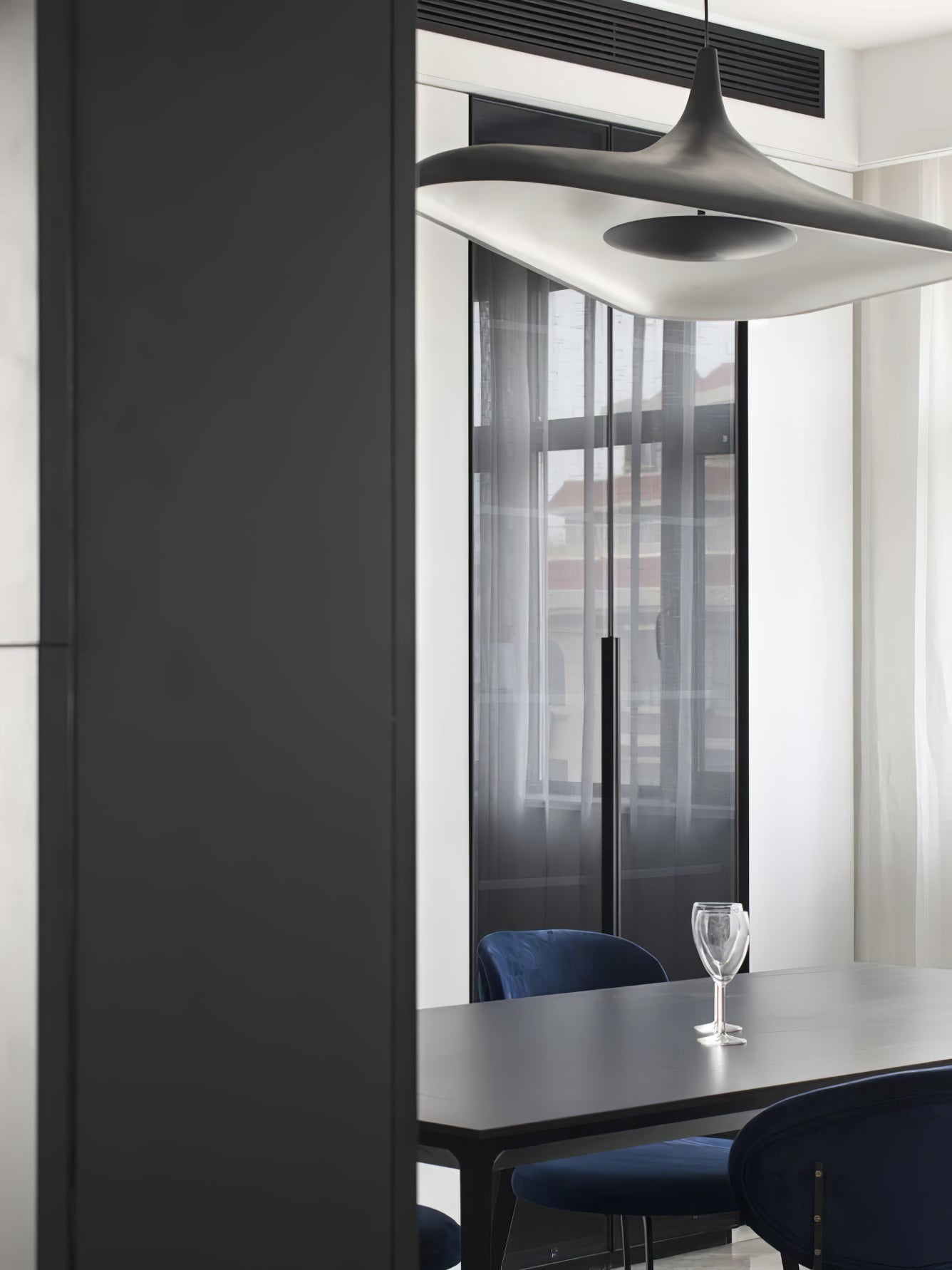 soleil-noir-pendant-lamp-anzaz--41