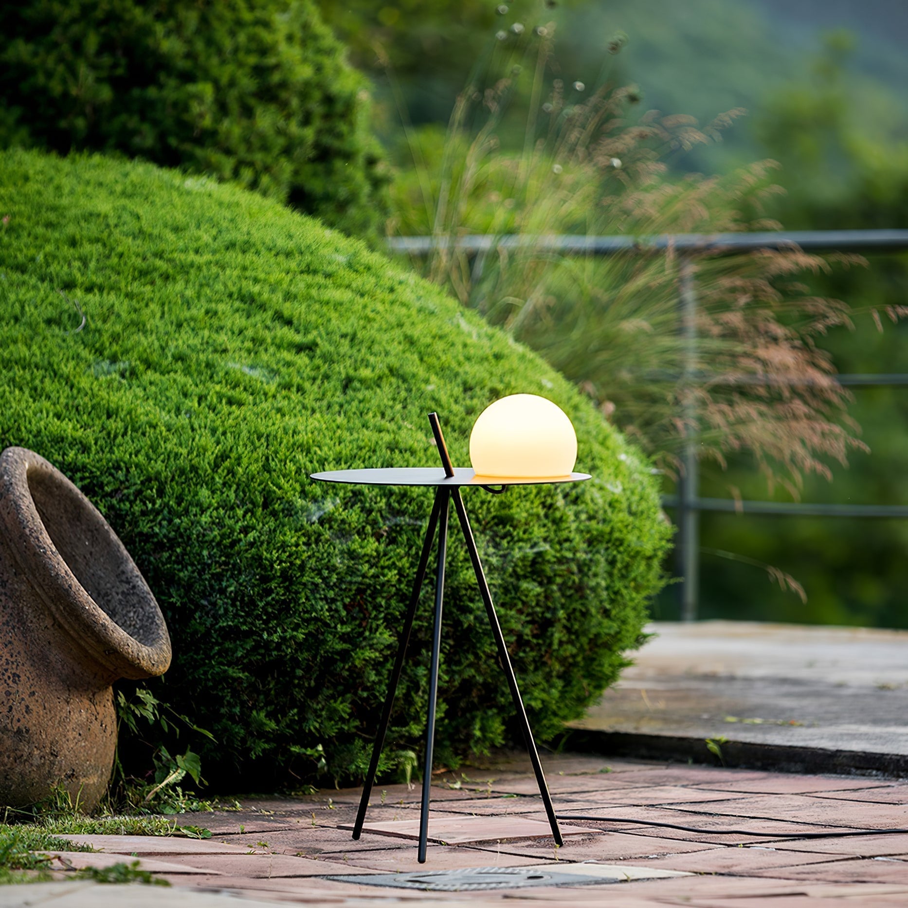 soluna-tripod-outdoor-lamp-anzaz--9