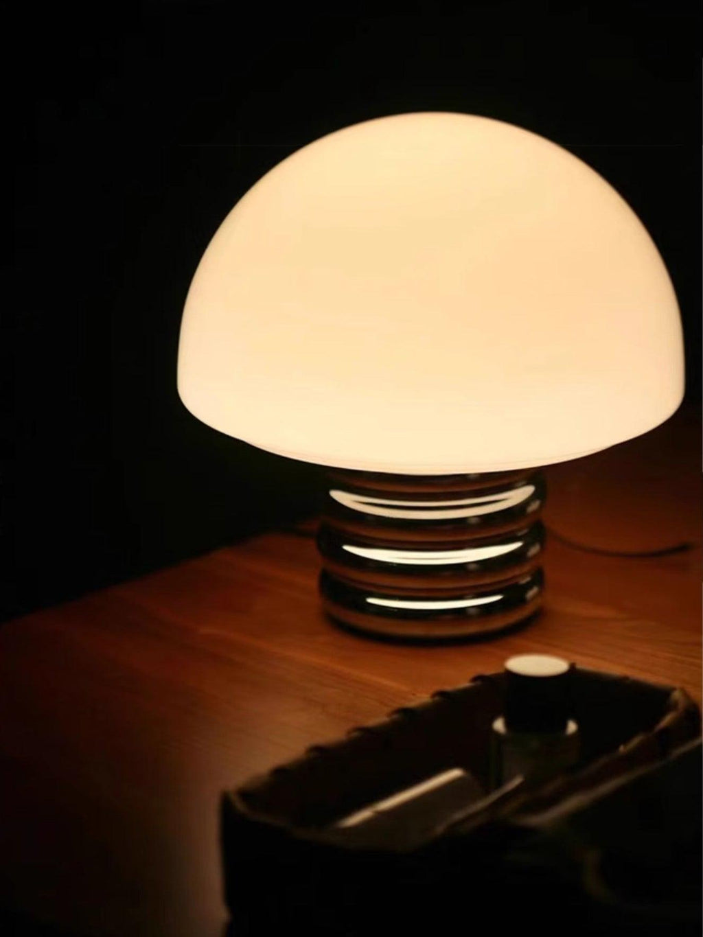 space-age-mushroom-table-lamp-anzaz-Chrome＆White-3