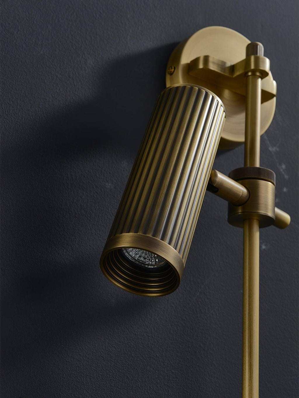 spot-rail-wall-light-anzaz--40