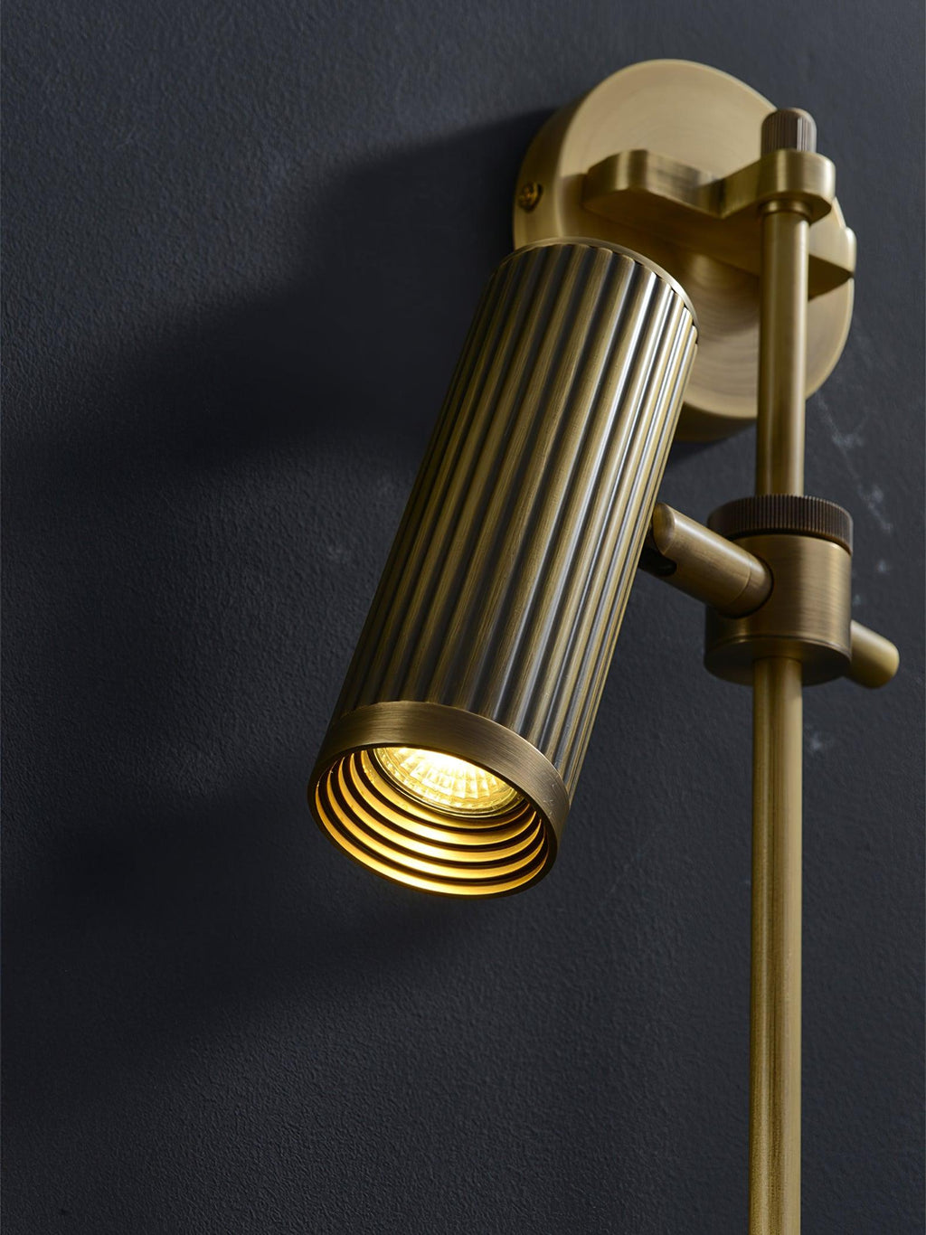 spot-rail-wall-light-anzaz--41