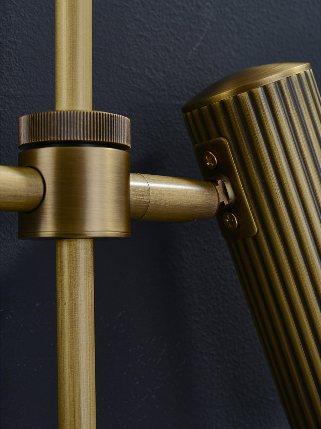 spot-rail-wall-light-anzaz--43