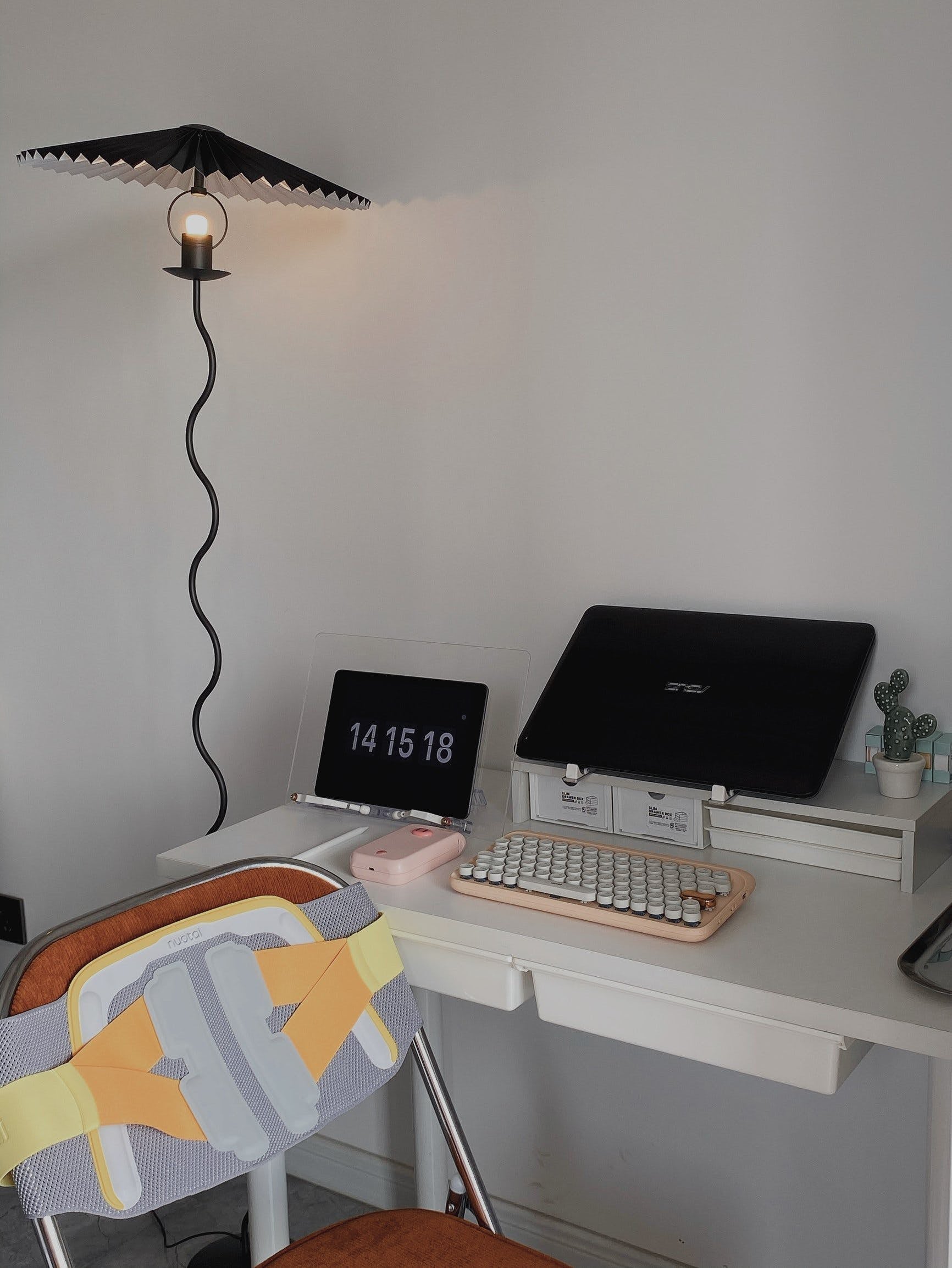 squiggle-floor-lamp-anzaz--35