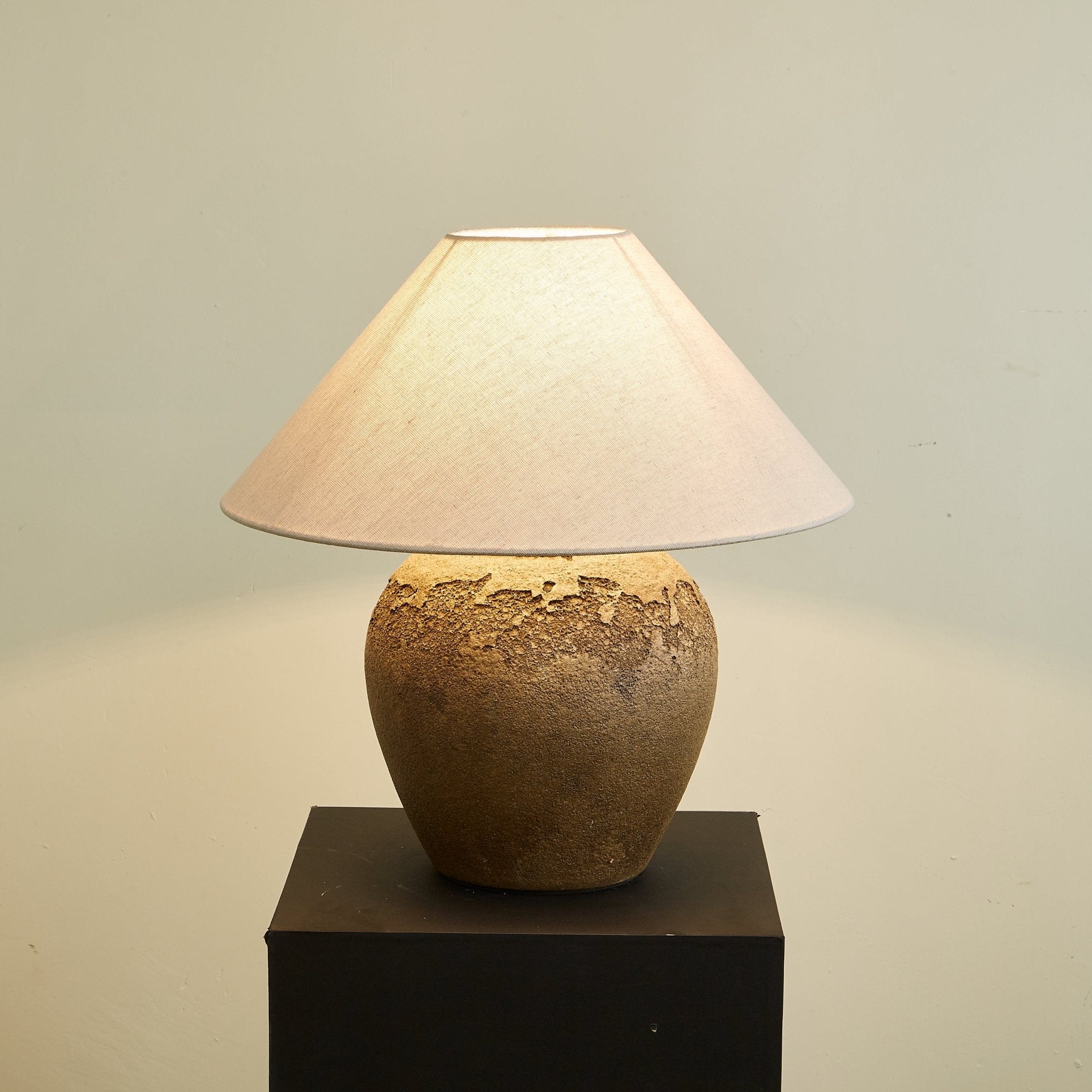stoneveil-table-lamp-anzaz--8