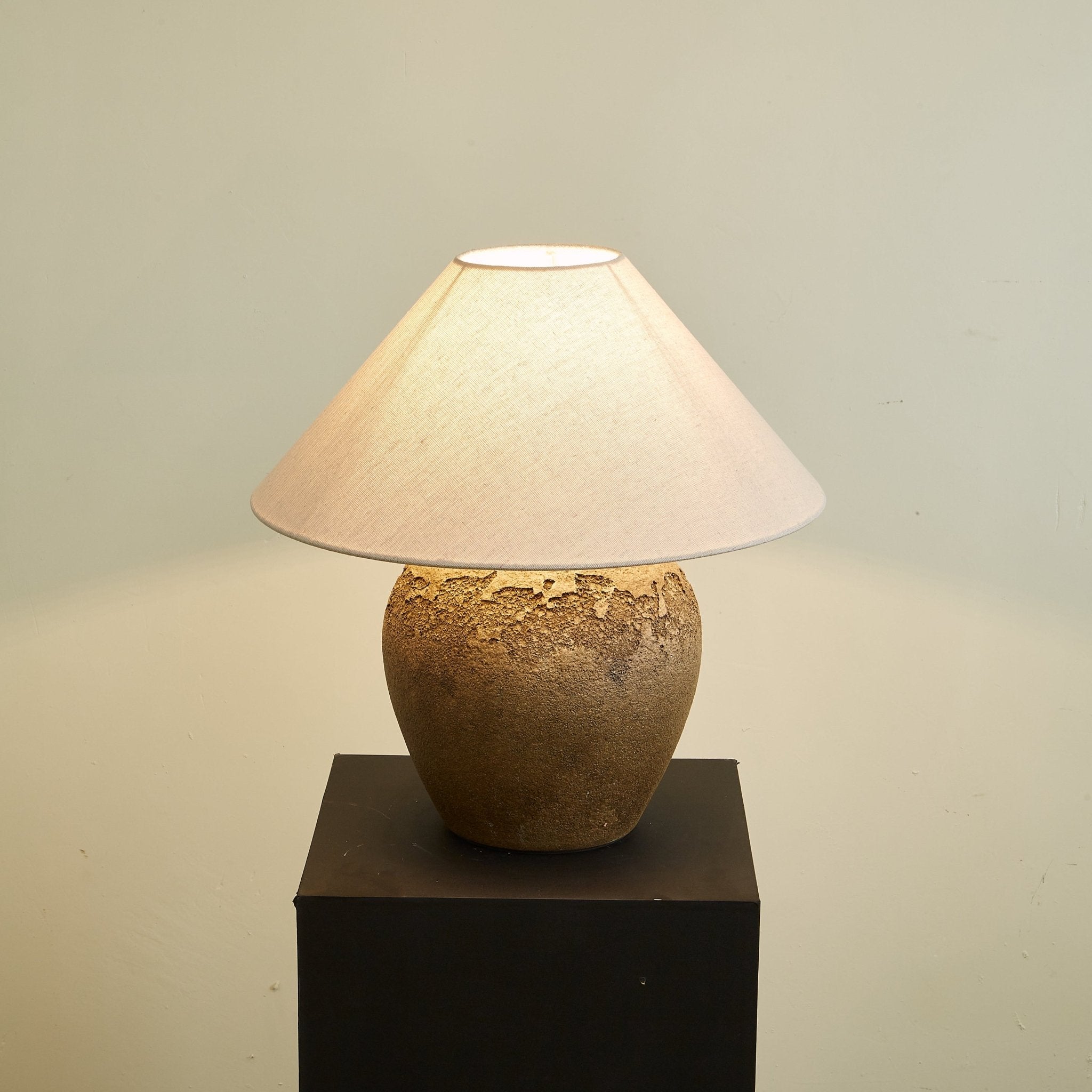 stoneveil-table-lamp-anzaz--11