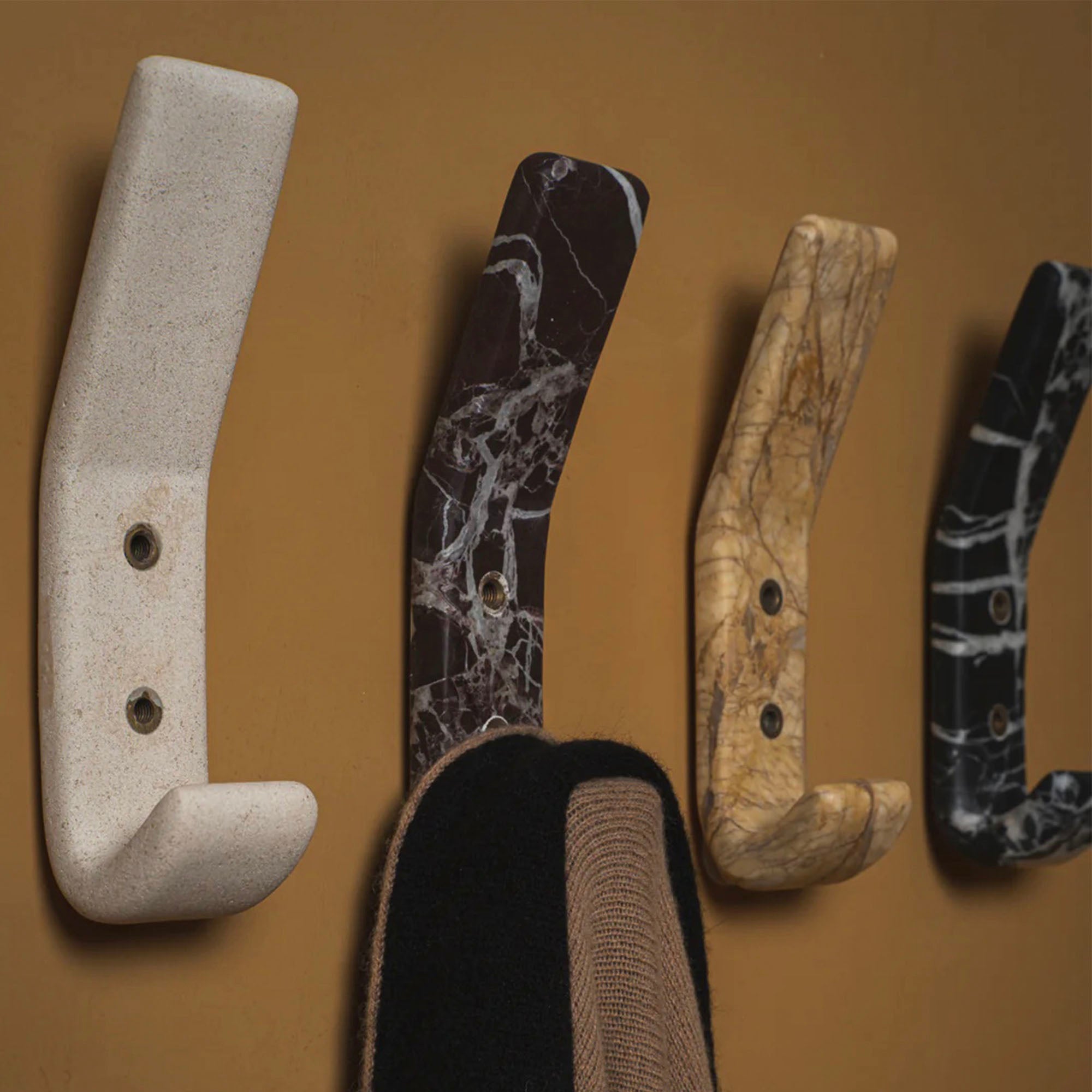 strata-wall-coat-hook-anzaz-Bulgari Black-4