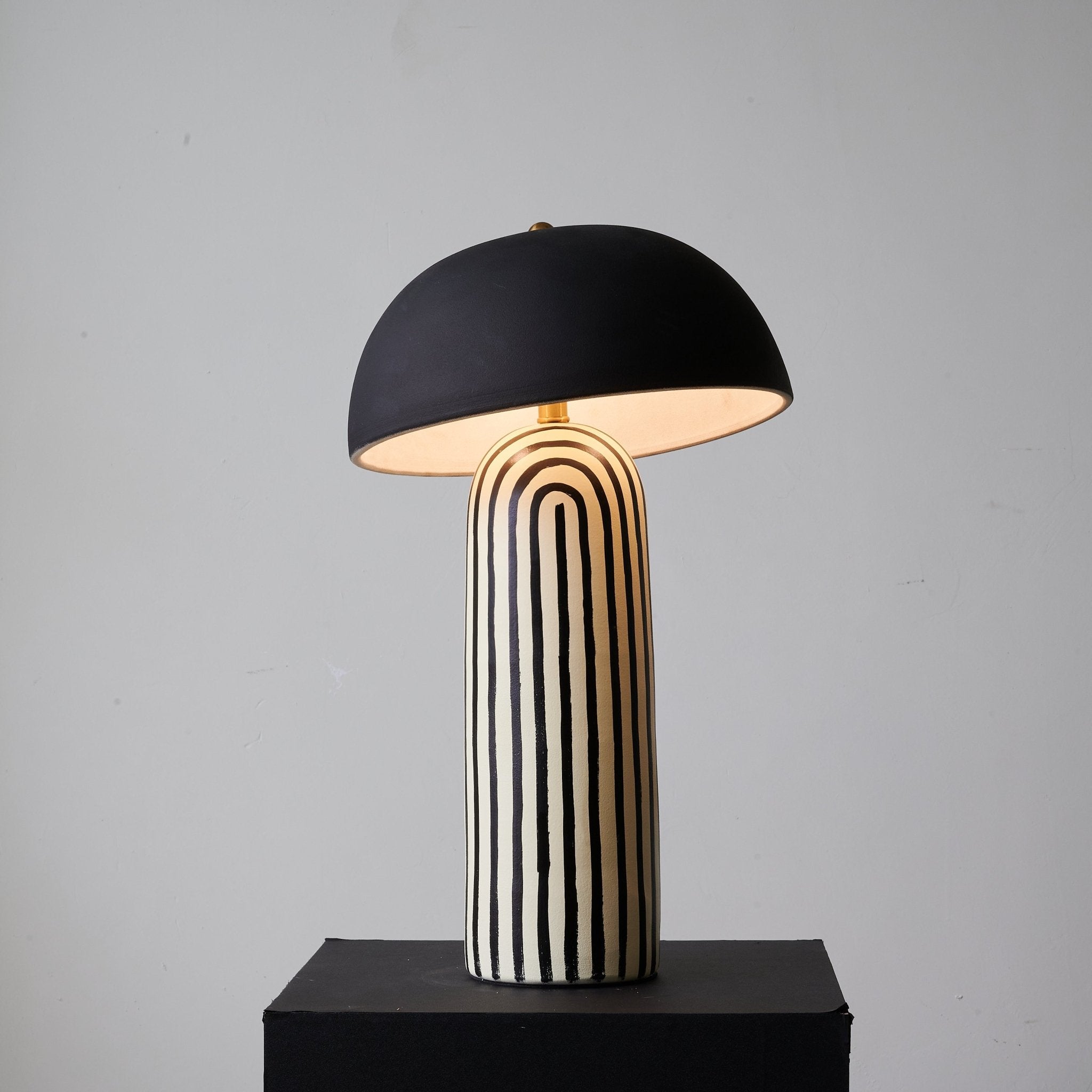 stria-table-lamp-anzaz-Black & White-2