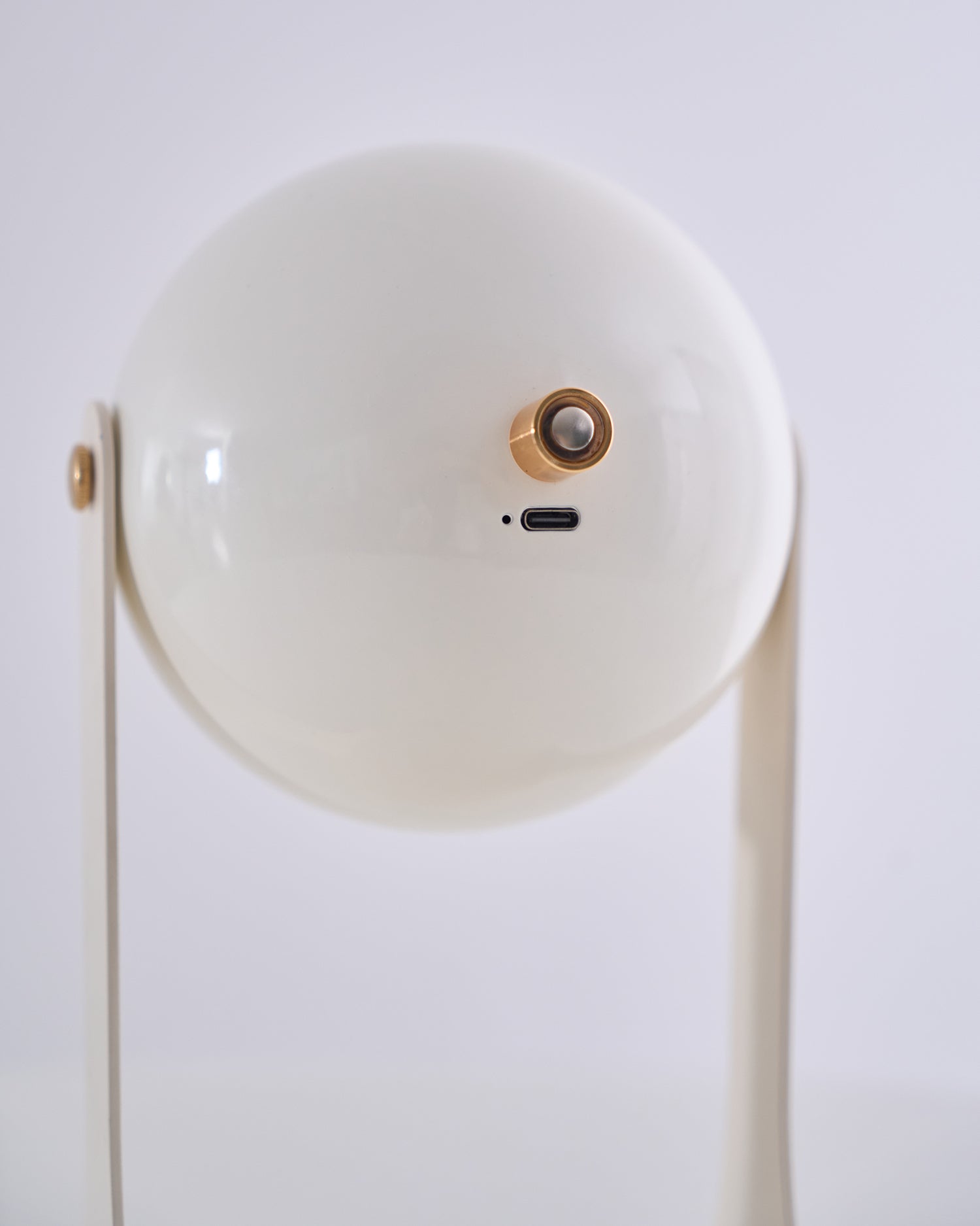 svejk-built-in-battery-table-lamp-anzaz--37