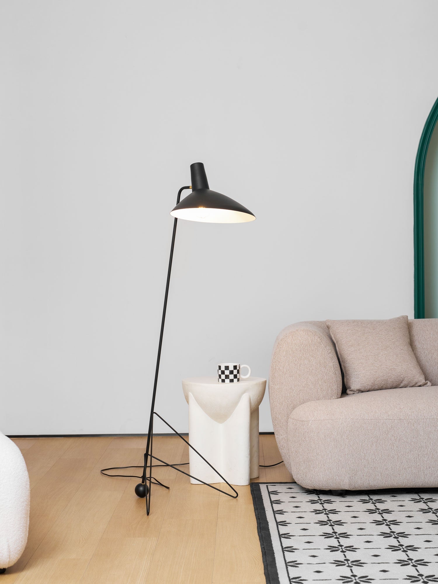 svelte-noir-floor-lamp-anzaz--43