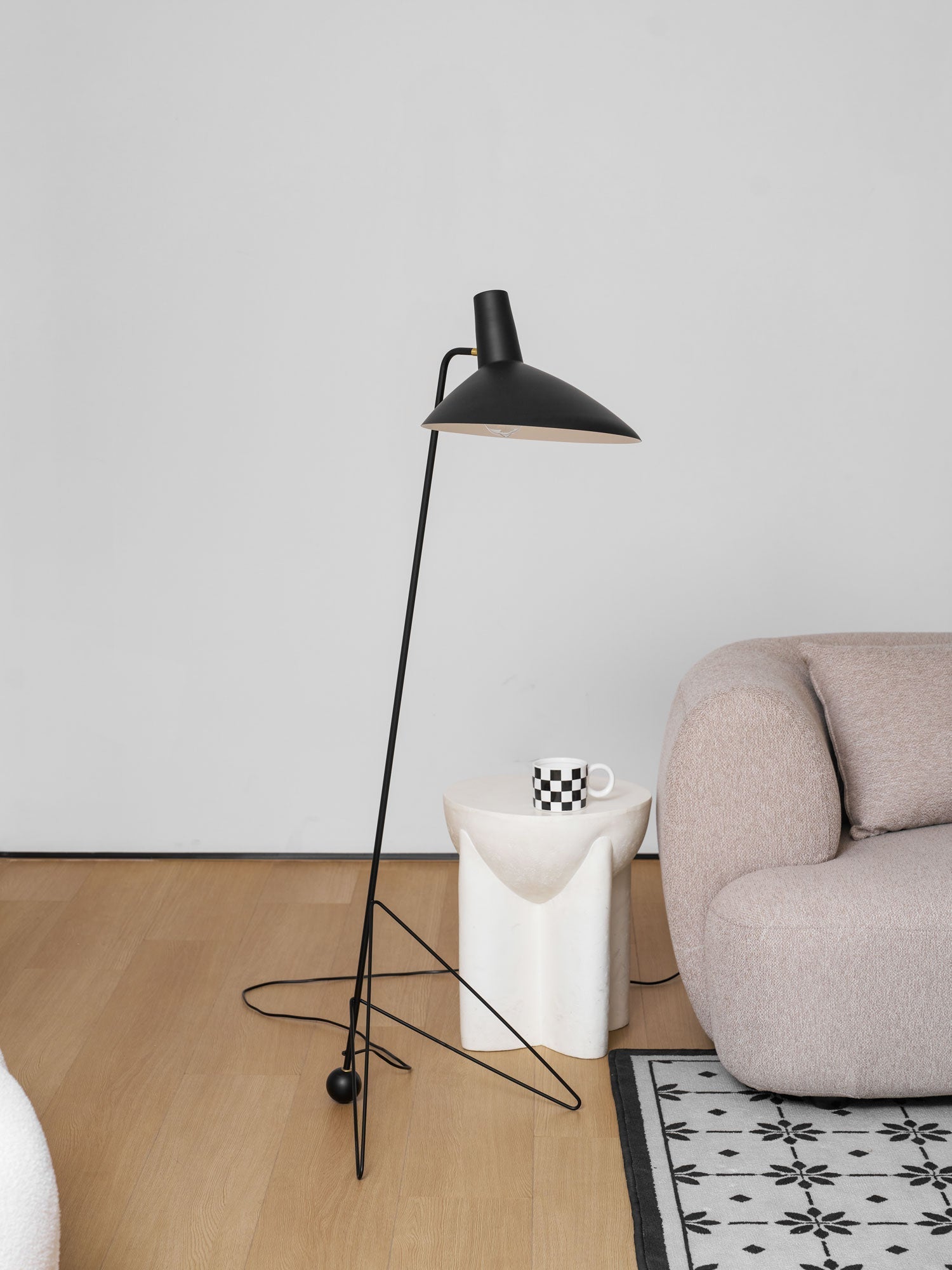 svelte-noir-floor-lamp-anzaz--45