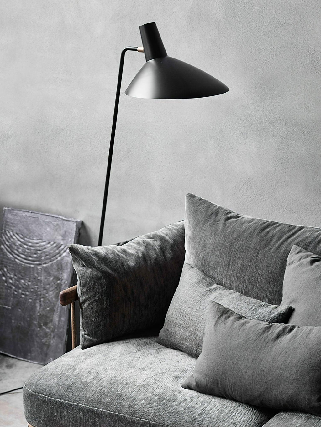 svelte-noir-floor-lamp-anzaz-Black-7